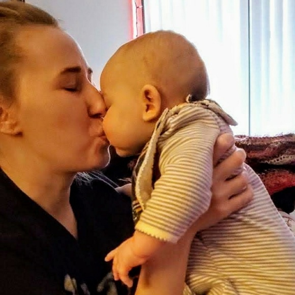 Meet your Posher, Krista - Picture 4 of 5